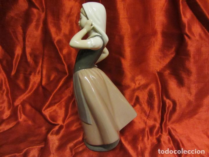 Antig&uuml;edades: LLADRO, JOVEN CAMPESINA - Foto 4