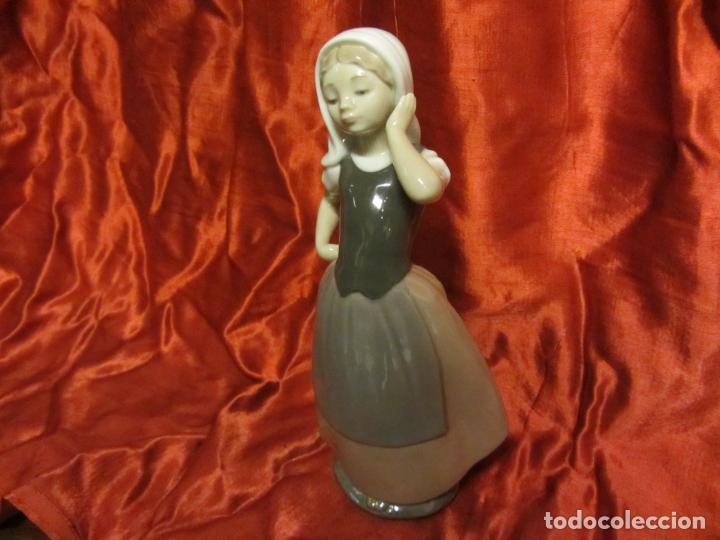 Antig&uuml;edades: LLADRO, JOVEN CAMPESINA - Foto 6