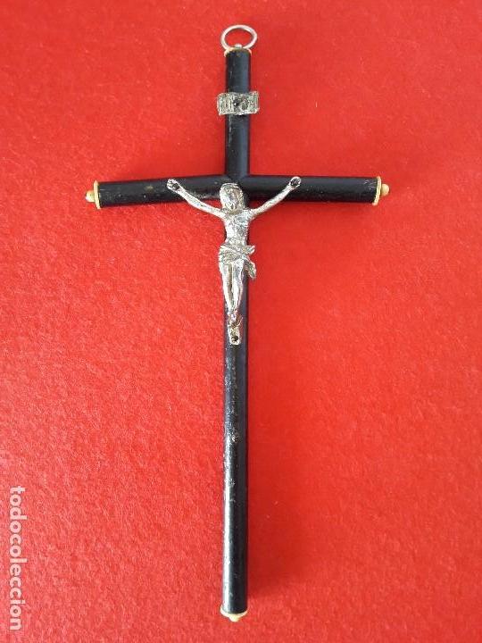Antig&uuml;edades: CRUCIFIJO CON CRISTO - Foto 1