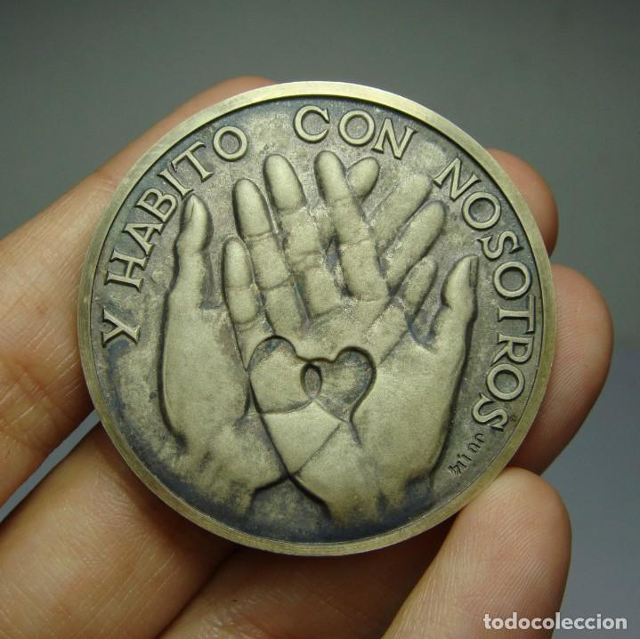 Antig&uuml;edades: Medalla o Medall&oacute;n Religioso. Plata. Firmado.(40 mm / 29 gramos)
