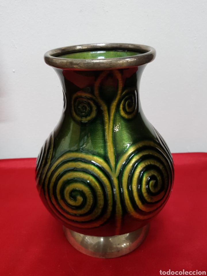 Antig&uuml;edades: Jarr&oacute;n cobre esmaltado con base y cuello de plata - Foto 1