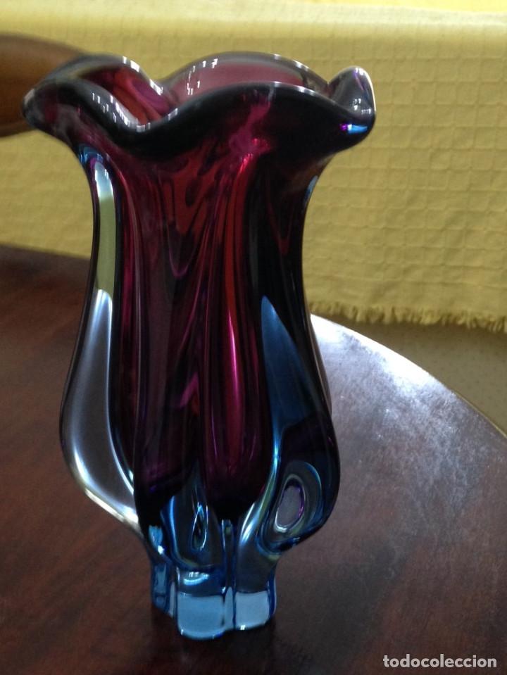 Antig&uuml;edades: jarron de cristal checo - Foto 1