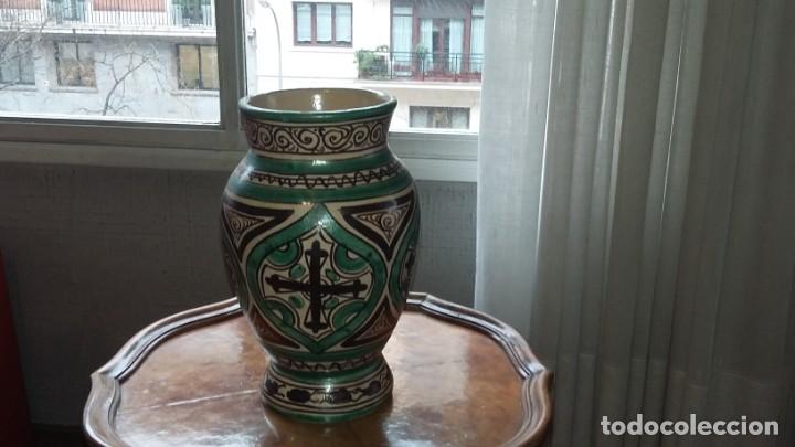 Antig&uuml;edades: CERAMICA GORRIZ JARRON - Foto 1