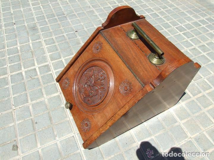 Antig&uuml;edades: CARBONERA INGLESA DE CAOBA CON TALLA - Foto 5