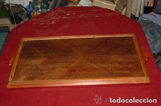 Antig&uuml;edades: BANDEJA DE CAOBA CON MARQUETERIA - Foto 2