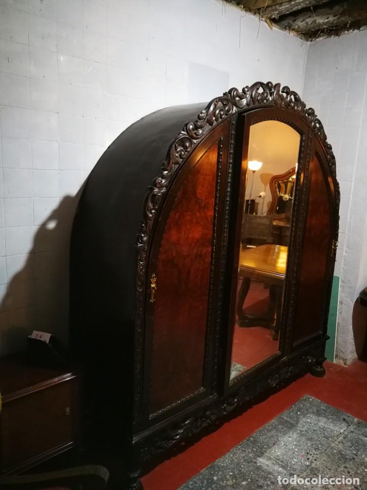 Antig&uuml;edades: Armario ropero semicircular - Foto 4