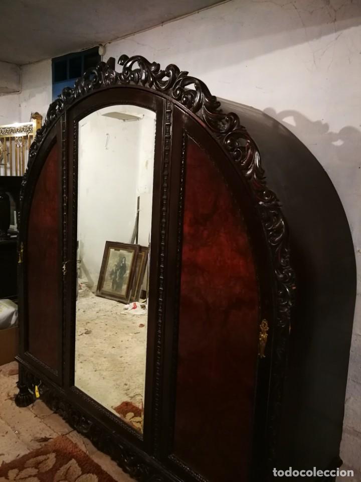 Antig&uuml;edades: Armario ropero semicircular - Foto 5