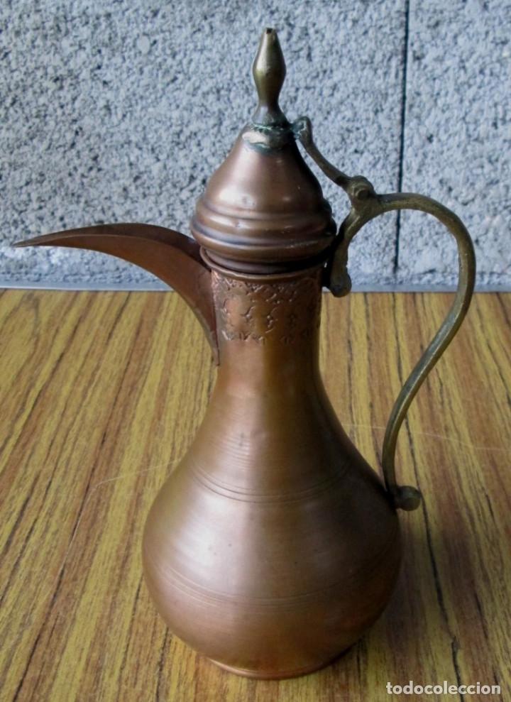 Antig&uuml;edades: TETERA ARABE - De cobre el asa de lat&oacute;n - Foto 1