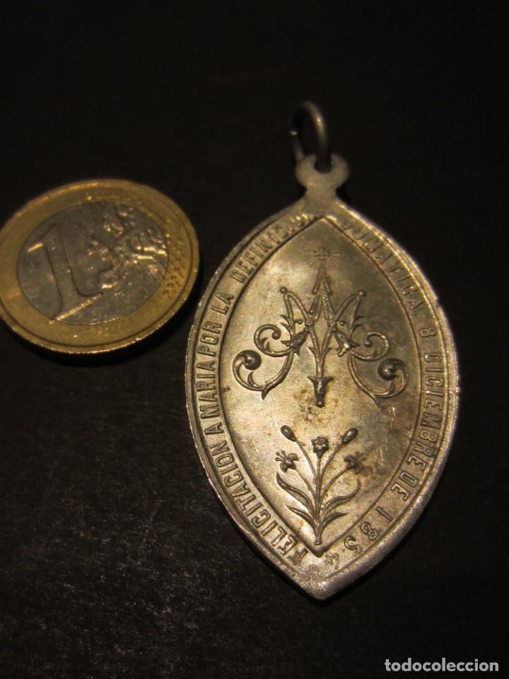 Antig&uuml;edades: Medalla Virgen Maria. Aluminio. - Foto 2