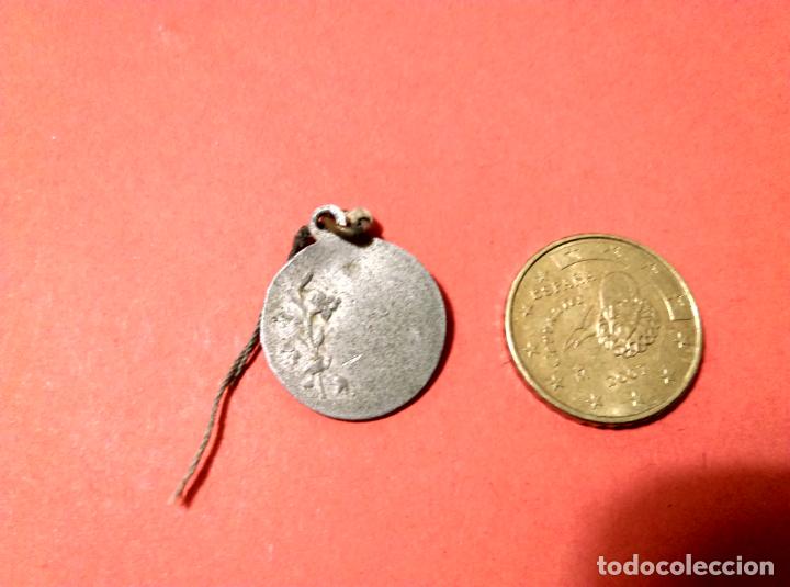 Antig&uuml;edades: Antigua medalla religiosa - Foto 2