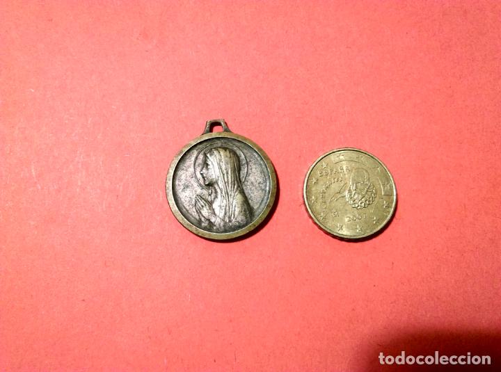 Antig&uuml;edades: Antigua medalla religiosa - Foto 1