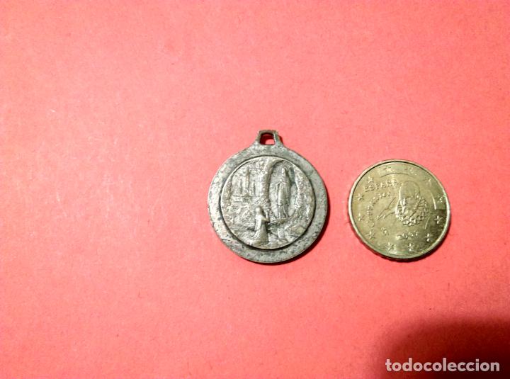 Antig&uuml;edades: Antigua medalla religiosa - Foto 2