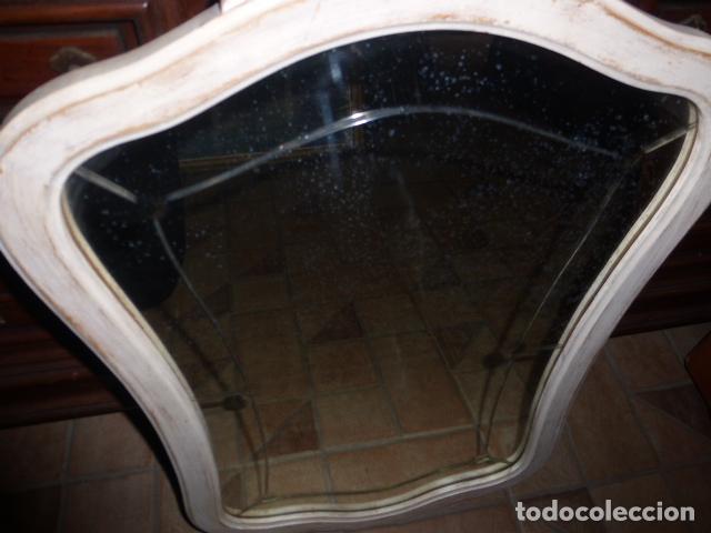 Antig&uuml;edades: ANTIGUO ESPEJO DE MADERA RESTAURADO EN BLANCO DECAPE - Foto 2