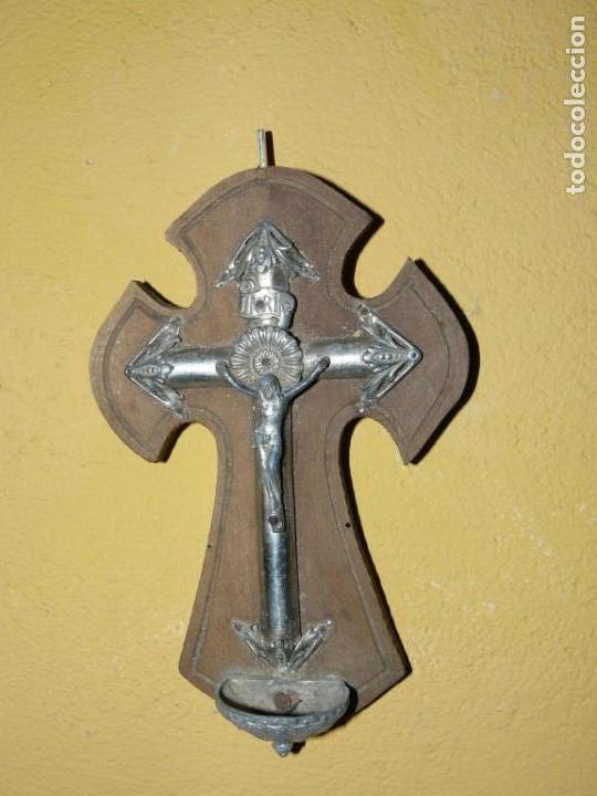 Antig&uuml;edades: CRUCIFIJO CON BENDITERA - Foto 2
