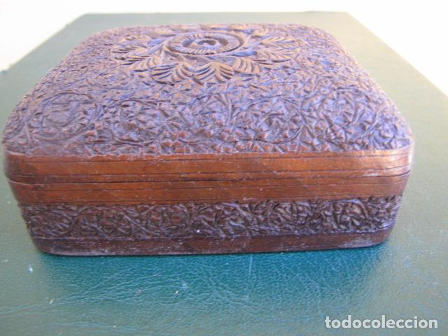 Antig&uuml;edades: Caja joyero en madera. Muy labrada - Foto 5
