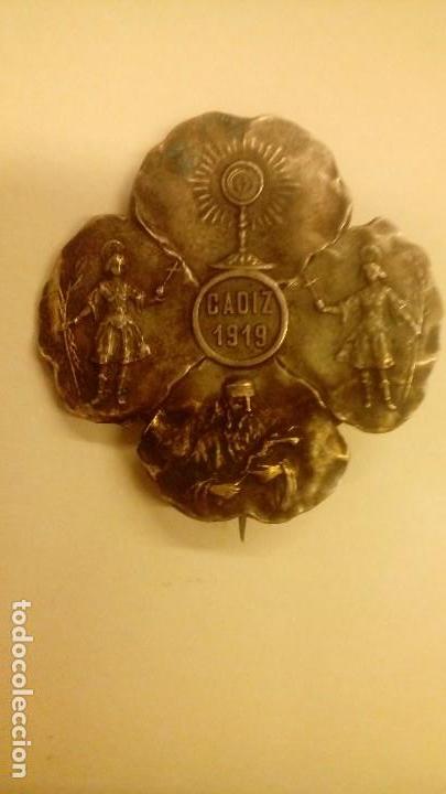 Antig&uuml;edades: Medalla broche Cadiz1919 - Foto 2