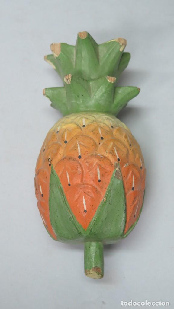 Antig&uuml;edades: PI&Ntilde;A DE MADERA TALLADA - Foto 1