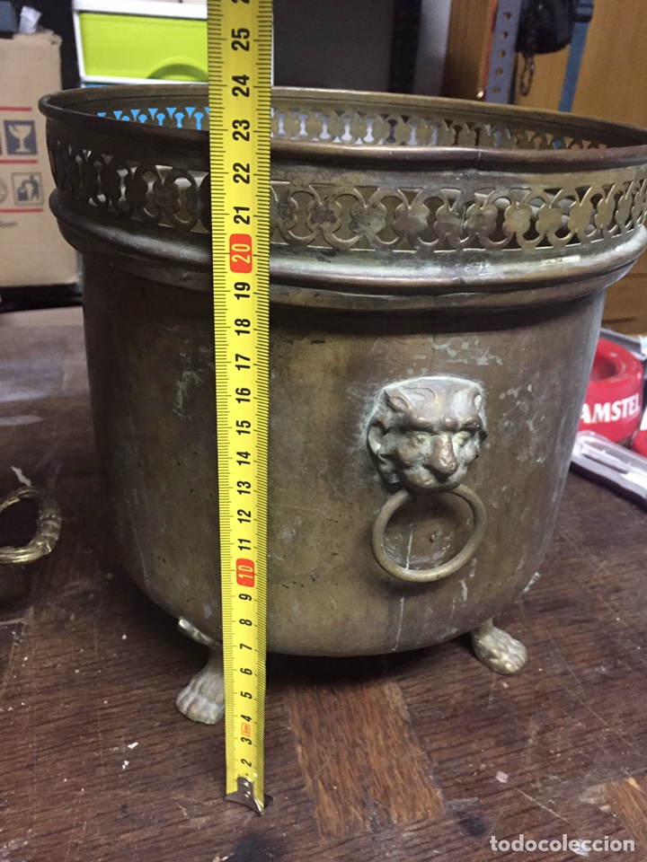 Antig&uuml;edades: Maceteros y jarr&oacute;n de bronce - Foto 2