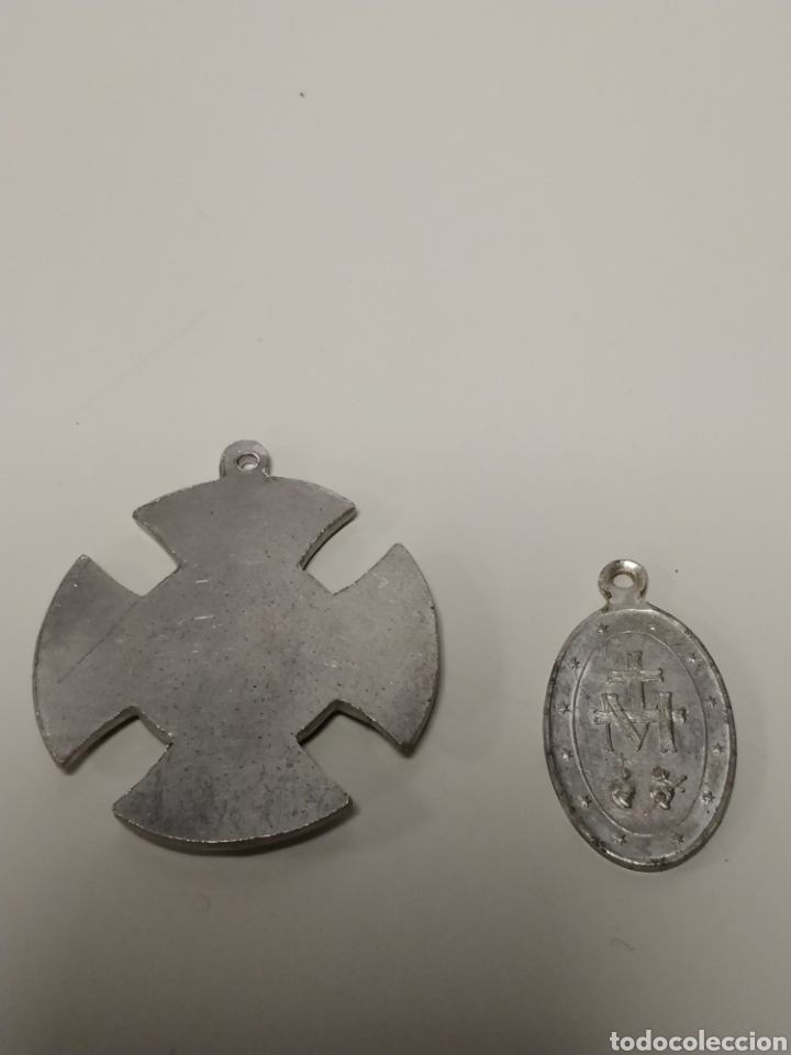 Antig&uuml;edades: Lote 2 medallitas de aluminio - Foto 2