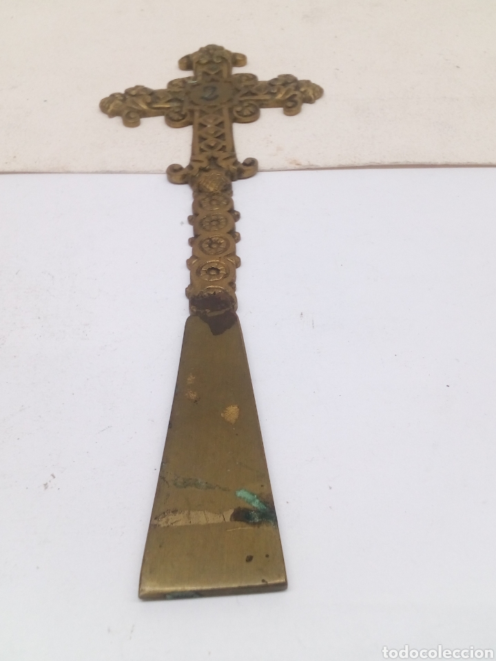 Antig&uuml;edades: Cruz de bronce antigua - Foto 1