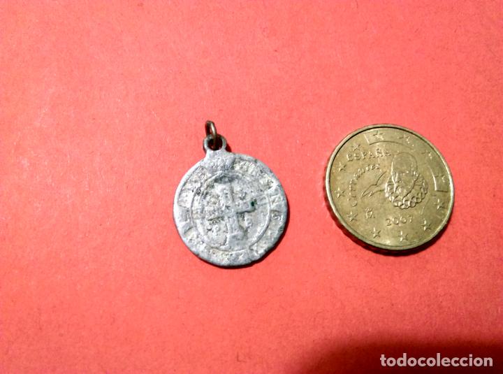 Antig&uuml;edades: Antigua medalla religiosa - Foto 1