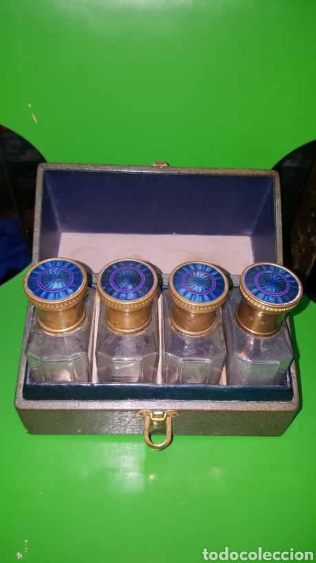 Antig&uuml;edades: ESTUCHE CON 4 PERFUMEROS CON ESMALTE - Foto 1