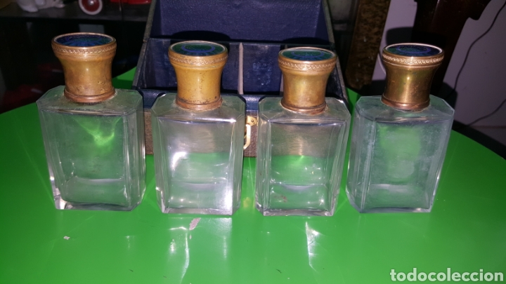 Antig&uuml;edades: ESTUCHE CON 4 PERFUMEROS CON ESMALTE - Foto 3