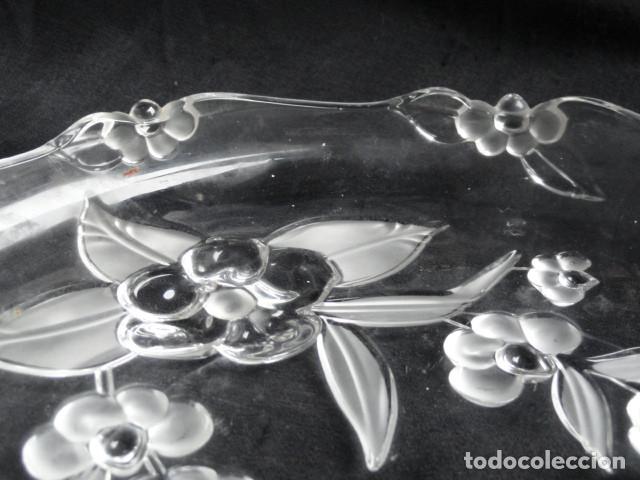 Antig&uuml;edades: PRECIOSO CENTRO DE MESA DE CRISTAL CON RELIEVE. - Foto 6