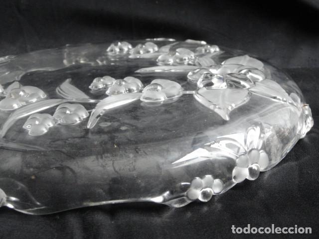 Antig&uuml;edades: PRECIOSO CENTRO DE MESA DE CRISTAL CON RELIEVE. - Foto 7