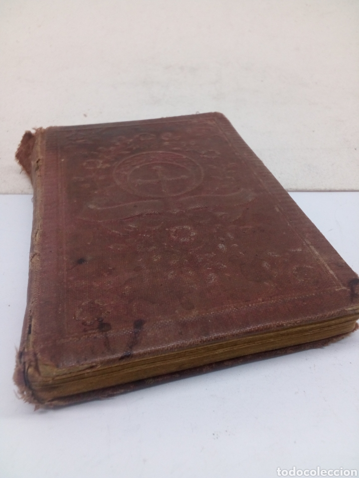 Antig&uuml;edades: Libro religioso antiguo tapas con relieves - Foto 1