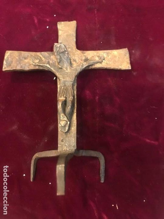 Antig&uuml;edades: BONITO CRUCIFIJO DE FORJA - Foto 1
