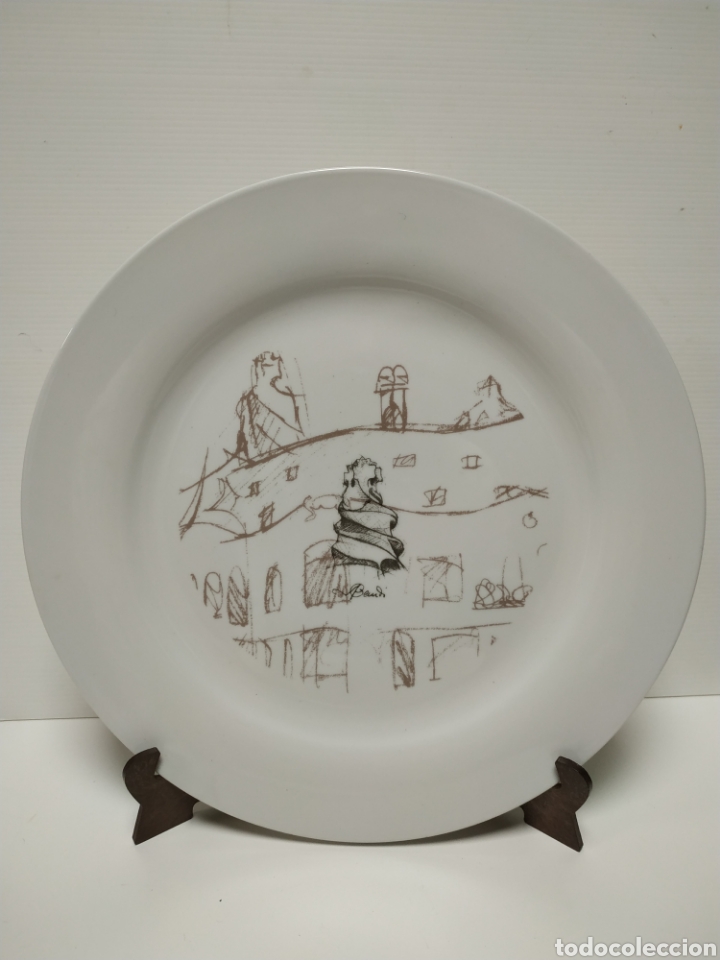 Antig&uuml;edades: Lote de 4 platos de Gaud&iacute; La pedrera - Foto 1