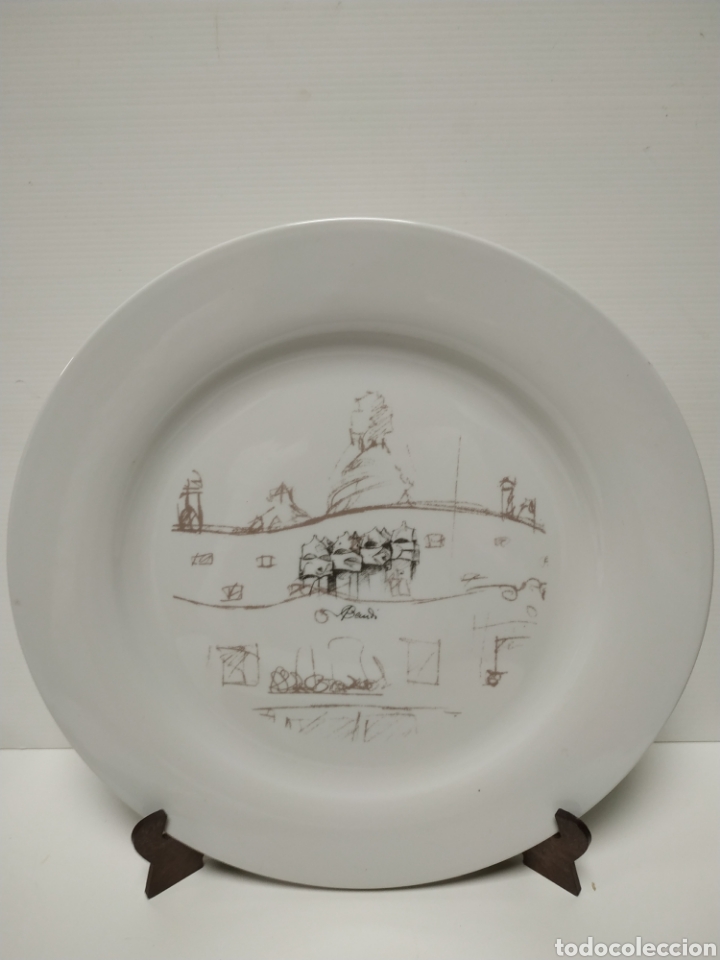 Antig&uuml;edades: Lote de 4 platos de Gaud&iacute; La pedrera - Foto 2