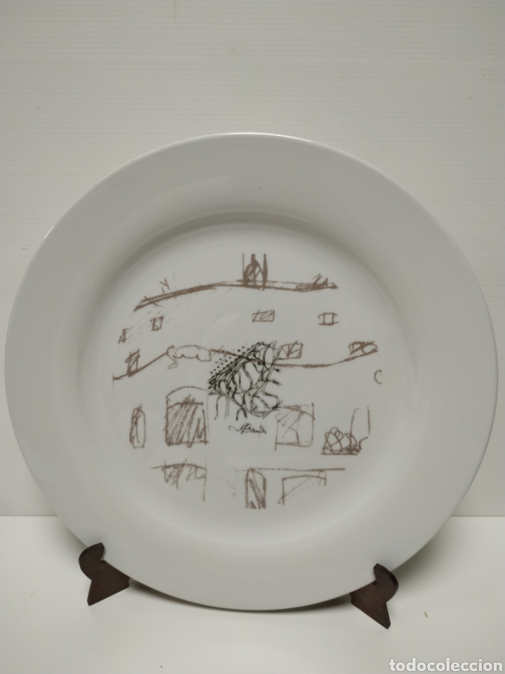 Antig&uuml;edades: Lote de 4 platos de Gaud&iacute; La pedrera - Foto 4