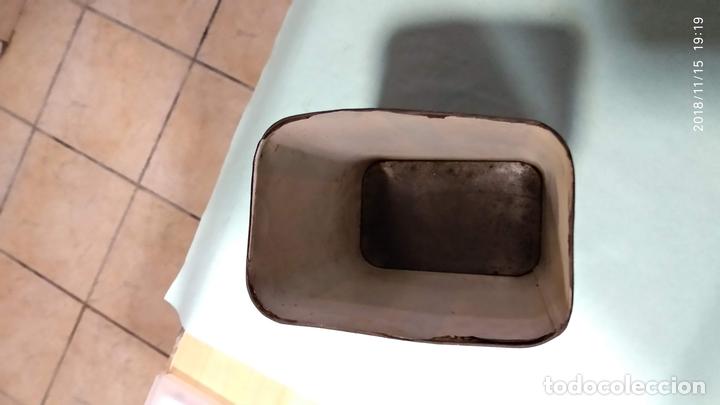 Antig&uuml;edades: Caja de polvora de lata - Foto 6