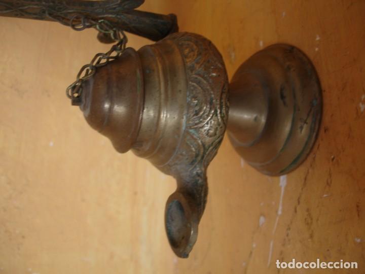 Antig&uuml;edades: CANDIL ANTIGUO PERSA DE BRONCE 32CM - Foto 2