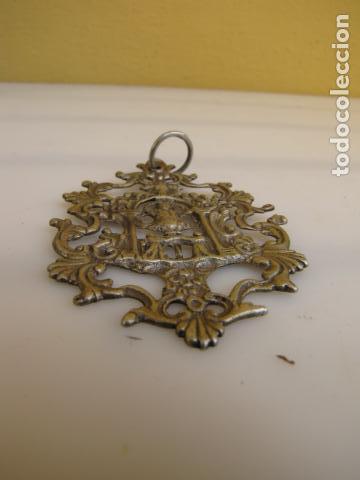 Antig&uuml;edades: Medall&oacute;n plata. Virgen de la Ascensi&oacute;n - Foto 2