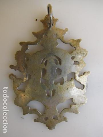 Antig&uuml;edades: Medall&oacute;n plata. Virgen de la Ascensi&oacute;n - Foto 3