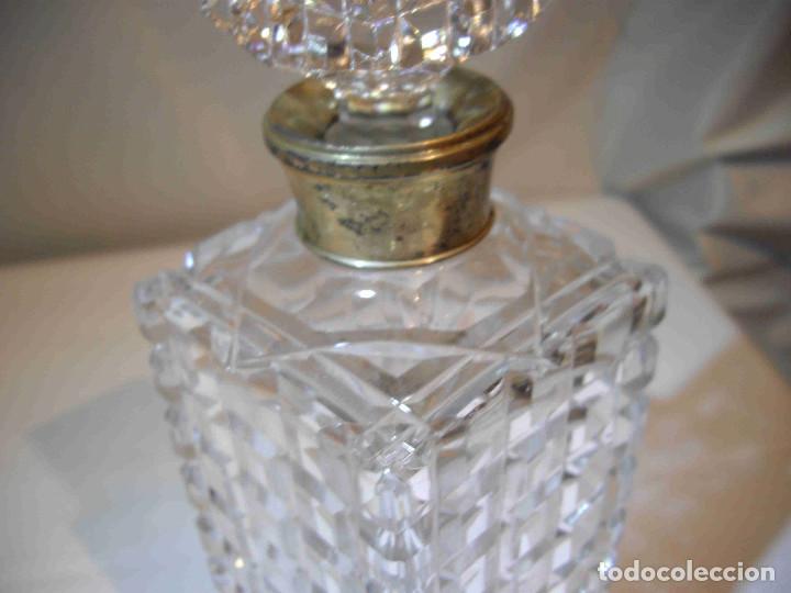 Antig&uuml;edades: BOTELLA CRISTAL TALLA CUELLO PLATA - Foto 3