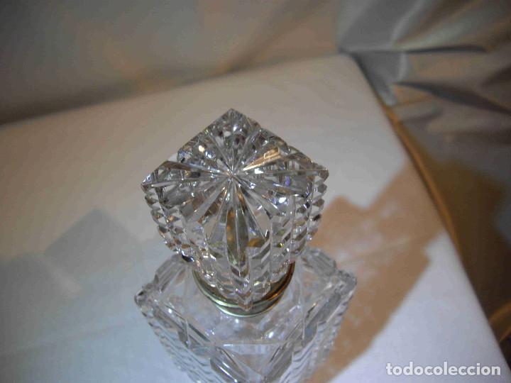 Antig&uuml;edades: BOTELLA CRISTAL TALLA CUELLO PLATA - Foto 4