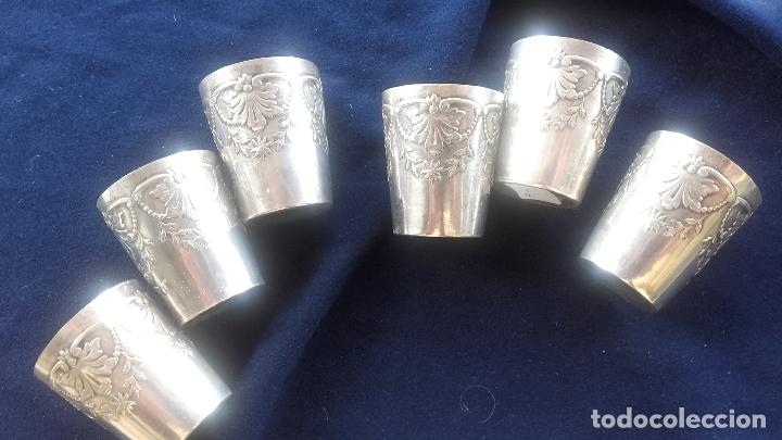 Antig&uuml;edades: 6 vasos peque&ntilde;os plateados - Foto 1