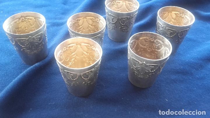 Antig&uuml;edades: 6 vasos peque&ntilde;os plateados - Foto 3