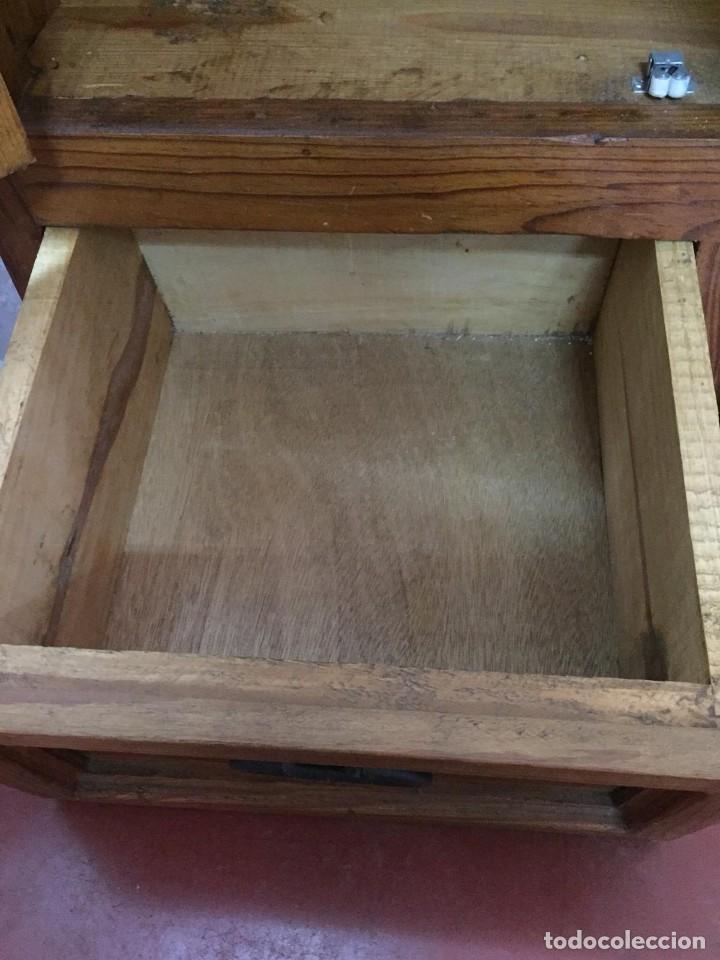 Antig&uuml;edades: VITRINA MADERA MACIZA HECHA A MANO - Foto 3