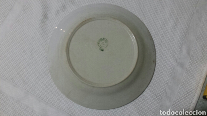 Antig&uuml;edades: Plato la Cartuja de Sevilla - Foto 3