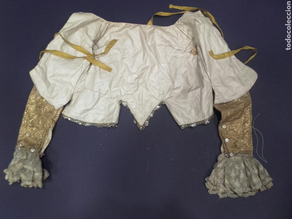 Antigüedades: Magnífico vestido formado por falda y jubón para imagen vestidera en lamé e hilos dorados. S. XVIII. - Foto 8 - 252568760