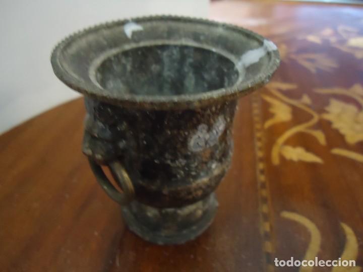 Antig&uuml;edades: &Aacute;NFORA DE SILVER PLATE. 2 ARGOLLAS EN LA BOCA DEL LE&Oacute;N. ANTIQU&Iacute;SIMO.VER FOTO 6