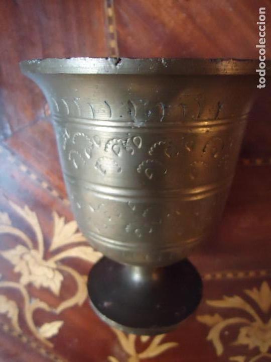 Antiques: ALMIREZ. MORTERO DE BRONCE, GRABADO. TIENE FORMA DE CALIZ ANTIQU&Iacute;SIMO.VER FOTO. 7