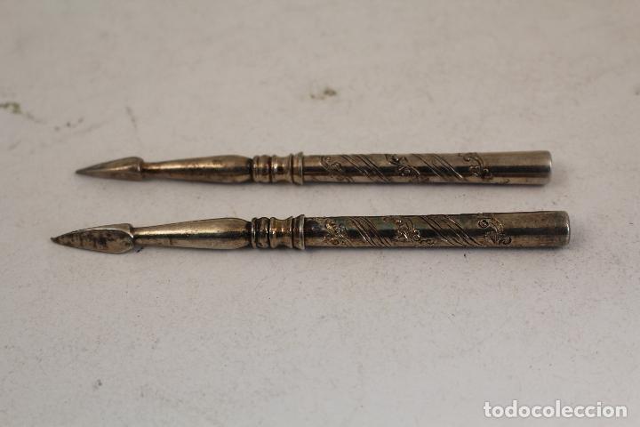 Antig&uuml;edades: 2 knife triangle plateados - Foto 3