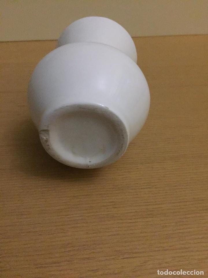Antig&uuml;edades: FLORERO PEQUE&Ntilde;O BLANCO - Foto 2