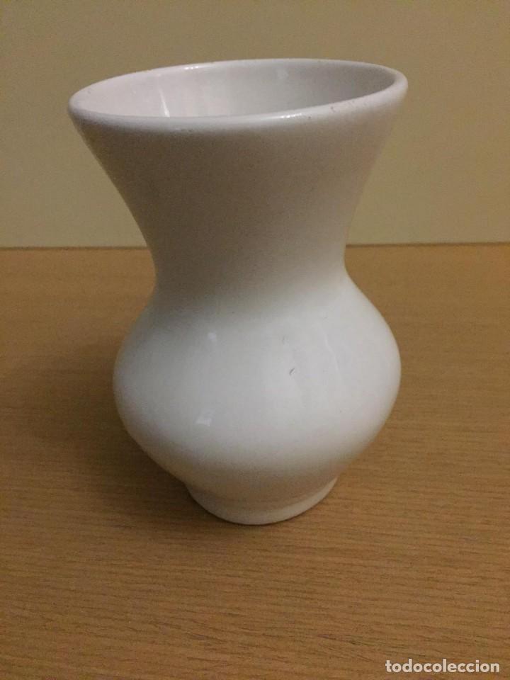 Antig&uuml;edades: FLORERO PEQUE&Ntilde;O BLANCO - Foto 3